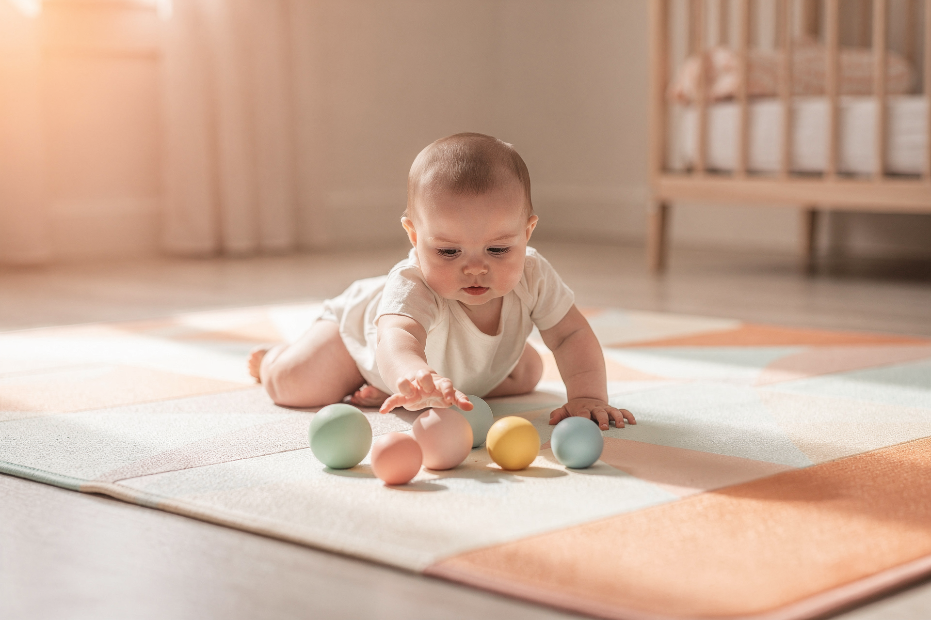 พัฒนาการการคลานของเด็ก: สัญญาณที่บอกว่าเจ้าตัวน้อยพร้อมแล้ว